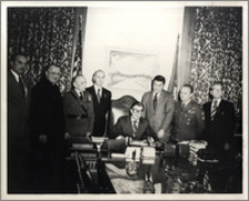 Ceremonia podpisania proklamacji Dnia Niepodległości Państwa Polskiego w dn. 11 XI 1973 r.