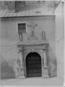 Chełmno. Kościół śś. Jana Apostoła i Jana Ewangelisty (dawny kościół benedyktynek). Portal południowy