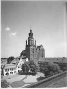 Stargard Szczeciński. Kościół parafialny [ob. Kolegiata NMP Królowej Świata]. Widok od strony północno-zachodniej