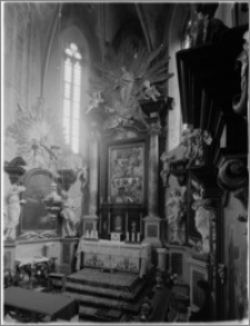 Stary Sącz. Kościół klarysek św. Trójcy i św. Klary. Wnętrze. Widok na prezbiterium i ołtarz główny
