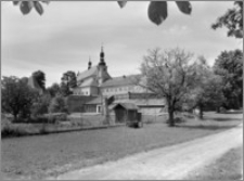 Leżajsk. Klasztor Bernardynów. Widok od strony południowo-wschodniej