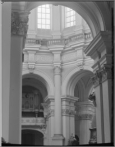 Głogówko (Święta Góra). Kościół pw. Niepokalanego Poczęcia Najświętszej Maryi Panny i Św. Filipa Neri. Fragment nawy