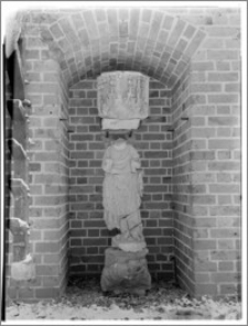 Malbork. Zespół zamkowy. Lapidarium - fragment