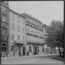 Lwów (Ukraina). Elewacja kamienicy przy ul. Rynek