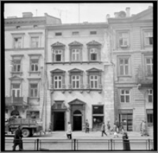 Lwów (Ukraina). Fasada kamienicy przy ul. Rynek