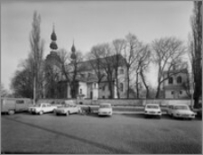 Łowicz. Bazylika katedralna WNMP i św. Mikołaja (Kolegiata Prymasowska) - widok ogólny